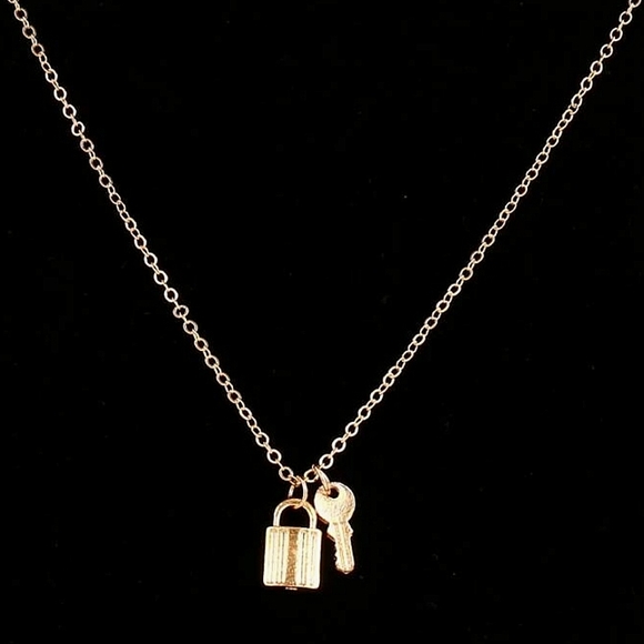 2 FOR $20 Gold Lock Key Pendant Charm Chain Link Dainty Necklace - Picture 2 of 2